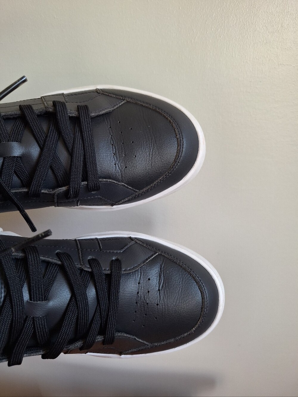 On The Roger Clubhouse Mid Women's Black And White Size 9.5 - Picture 11 of 14